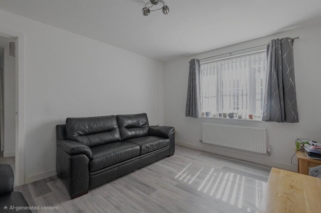 House in Great Yarmouth, Bradwell - More