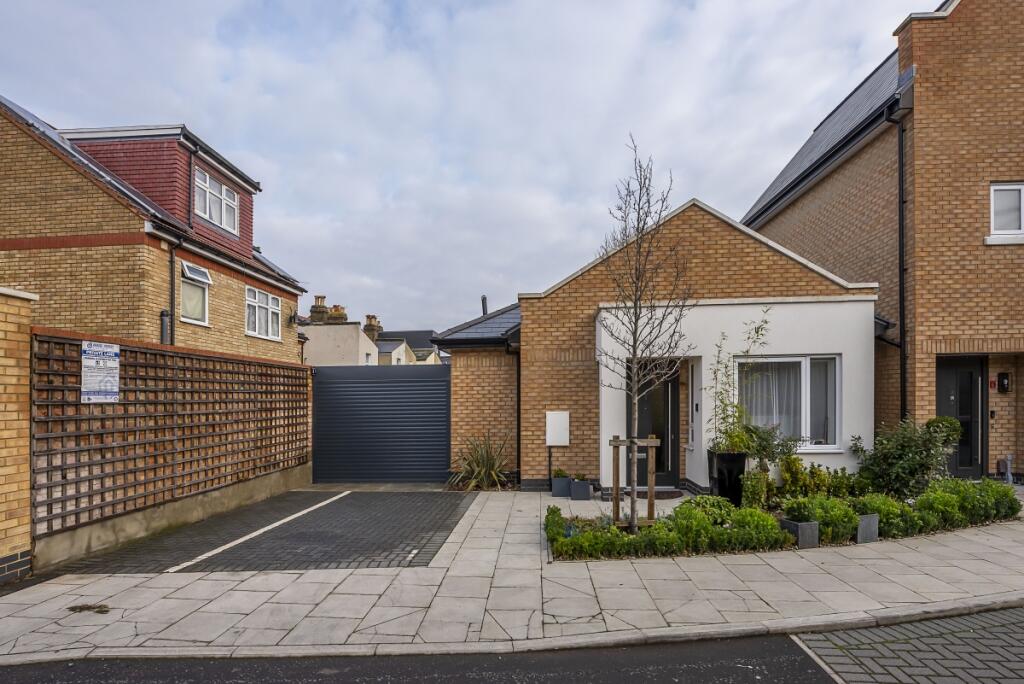 Main image of property: Pears Road, Hounslow, TW3