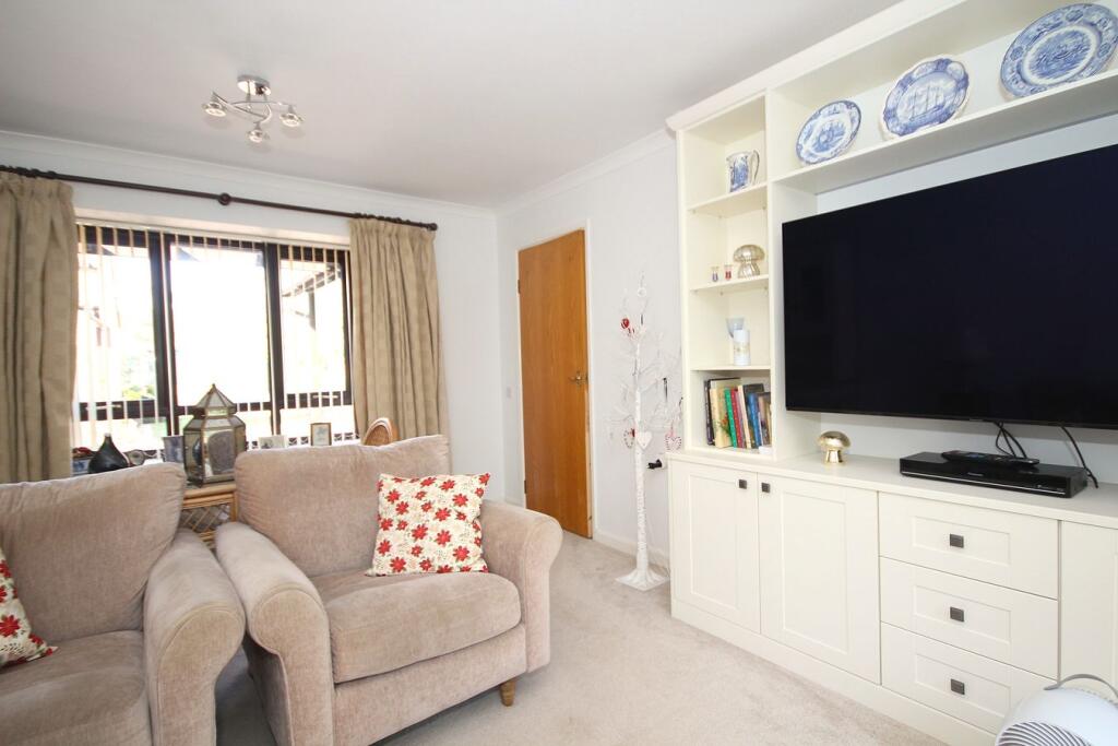 House in Letchworth, Hertfordshire - View 4