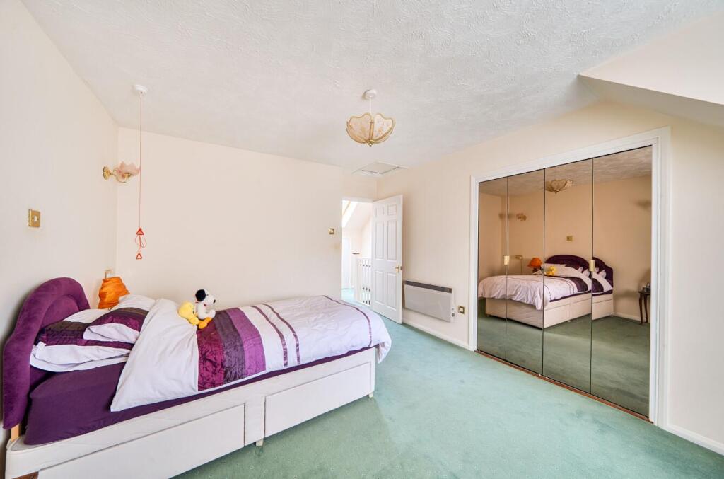 House in Harrow - View 5
