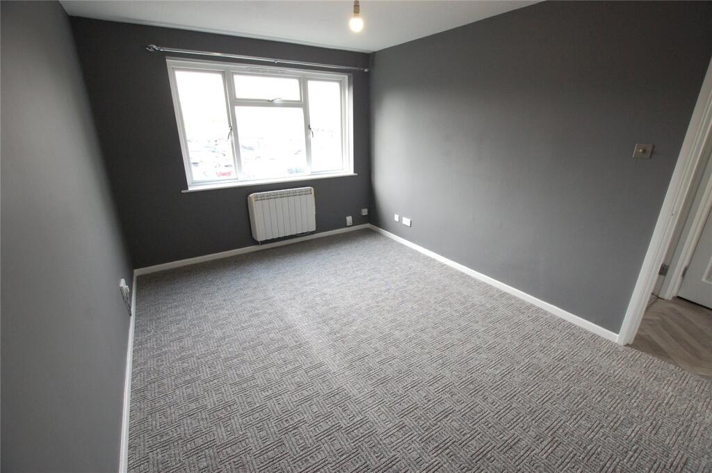 Apartment in Swindon - View 4