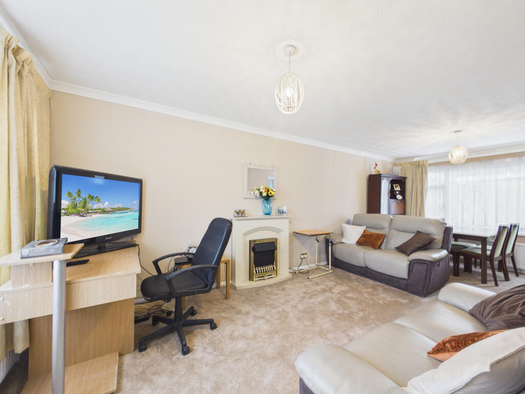House in Hemel Hempstead, High Wycombe Community Board - View 3