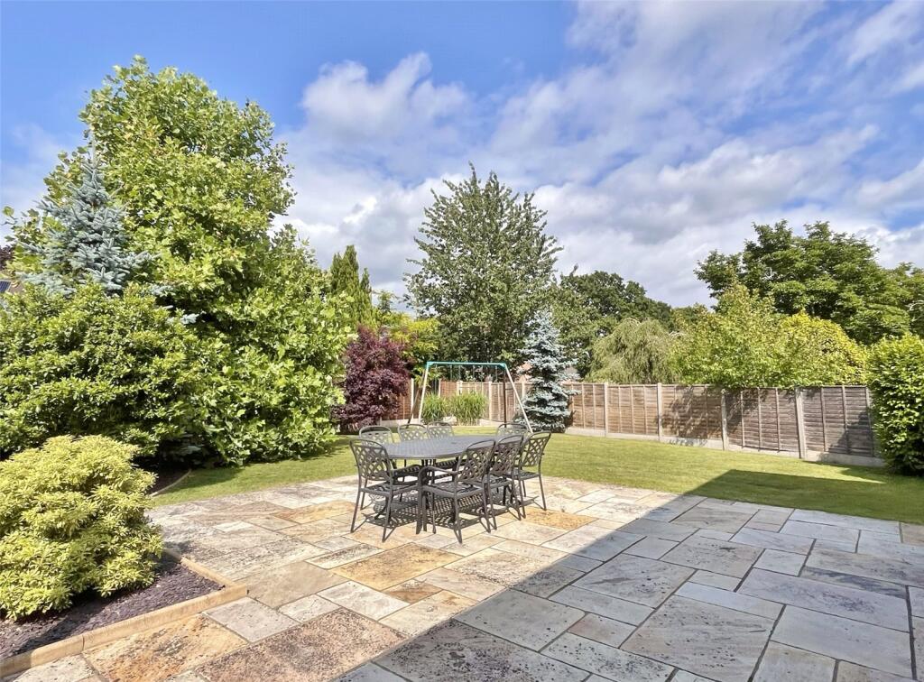 The Oaks, Verwood, Dorset, BH31 photo 2
