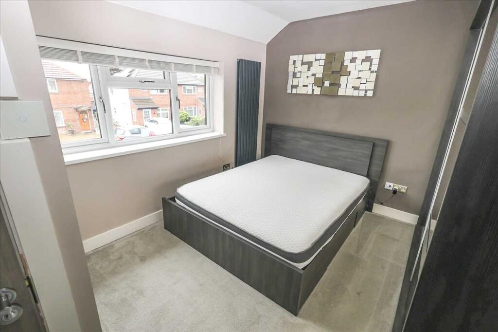 House in Slough - View 5