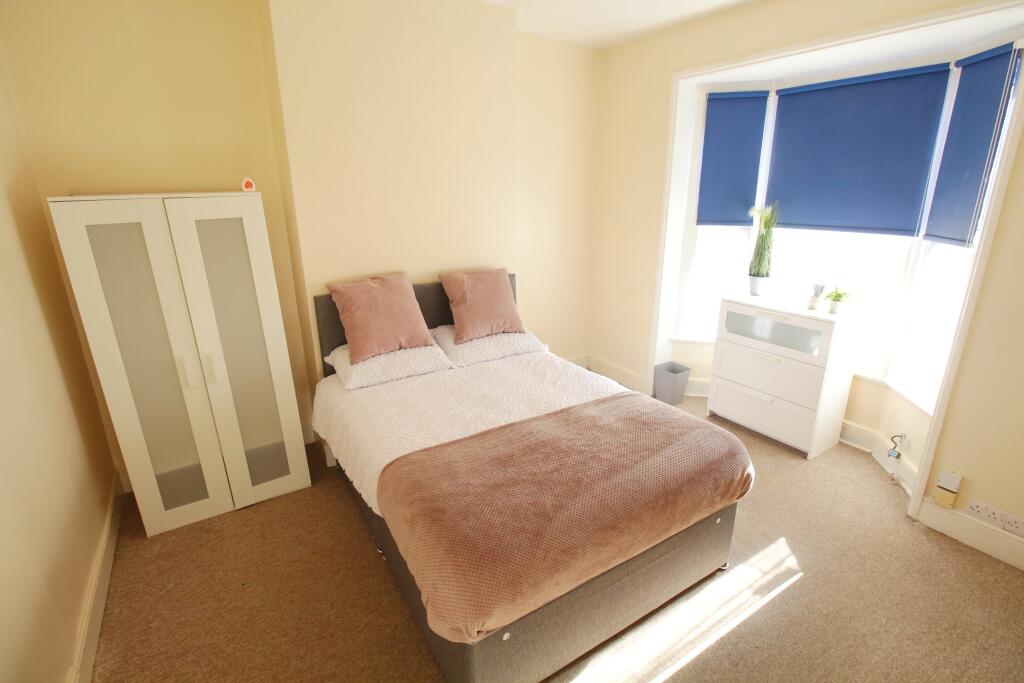 Main image of property: 105 Carholme Road, Lincoln, Lincolnshire, LN1 1RT
