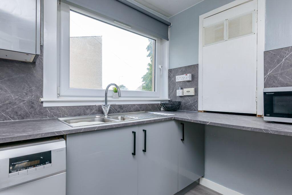 Apartment in Edinburgh, Wester Hailes - More