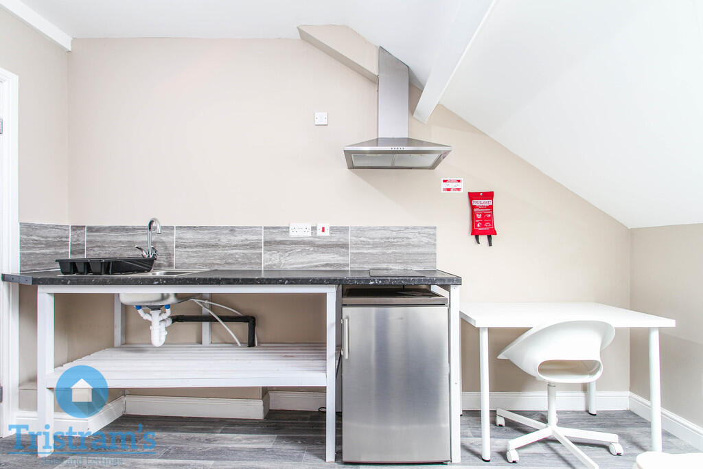 Studio flat for rent