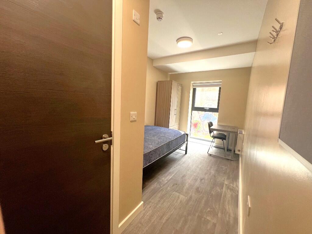 4 bedroom flat for rent