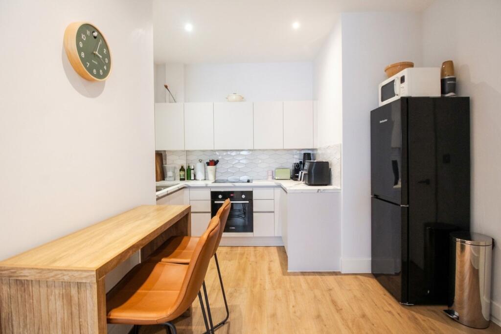 Apartment in Salisbury - View 3