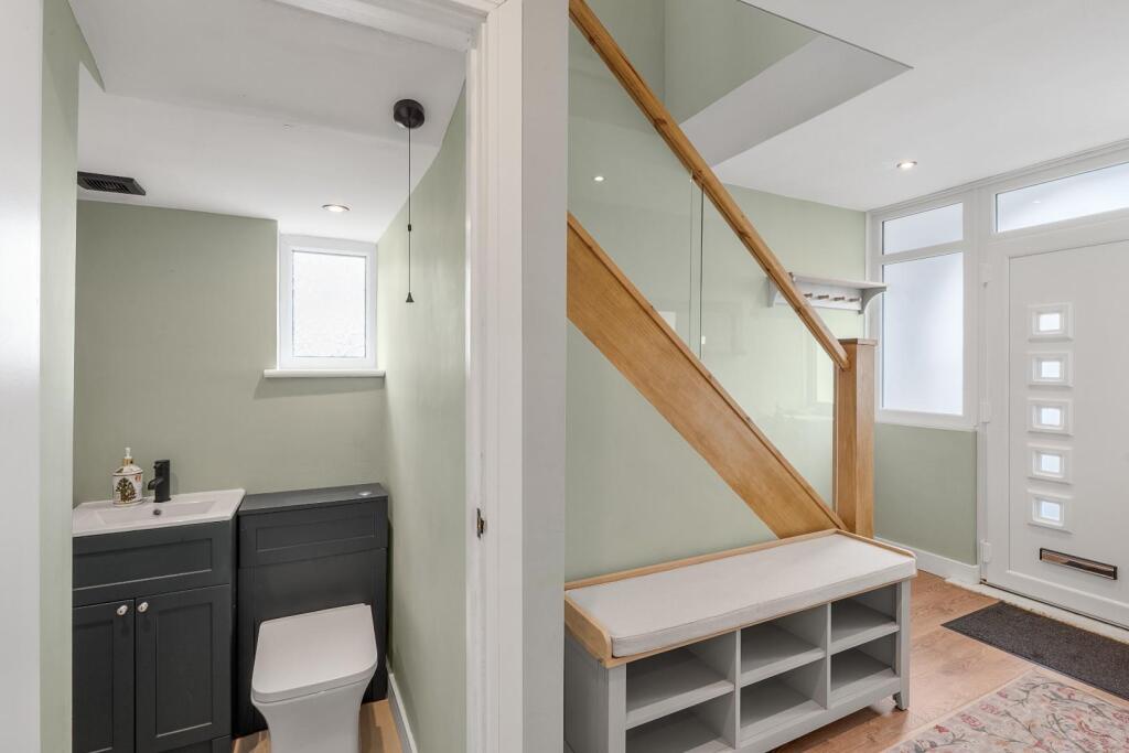 House in Leeds, Lawnswood, Ireland Wood - View 5