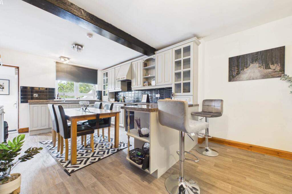 House in Motherwell, South Lanarkshire - More
