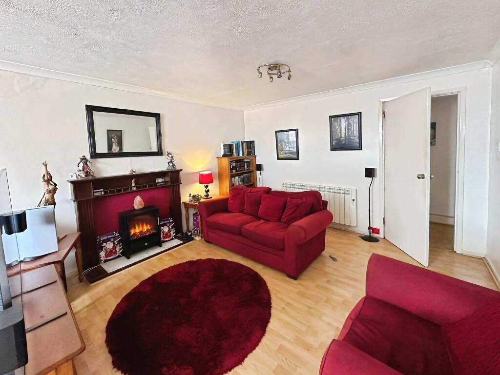 9A Stafford Close, Bulkington, Bedworth, Warwickshire CV12 9QX photo 3