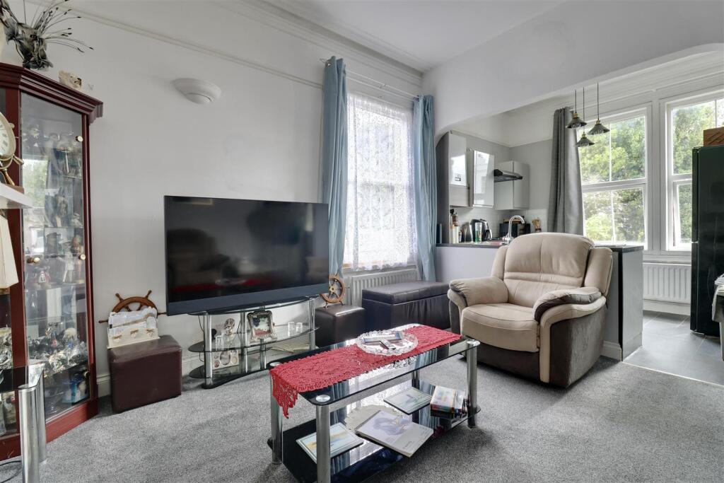 Apartment in Portsmouth - More