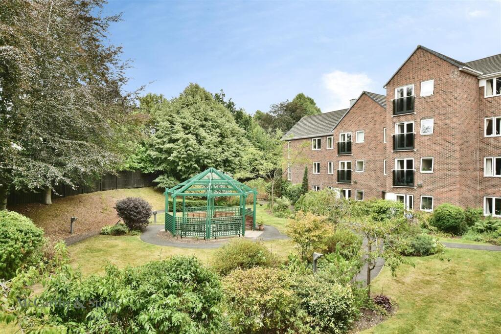Apartment in Stockport, Greater Manchester - View 2