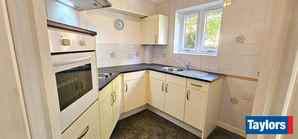 Apartment in Dudley, West Midlands - View 2