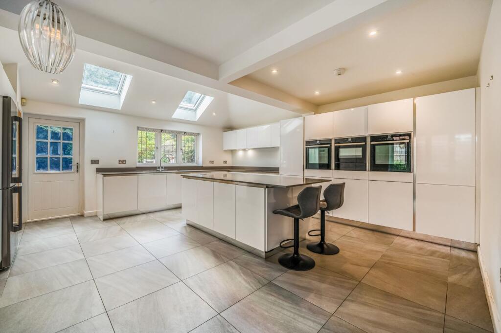House in Slough - View 4