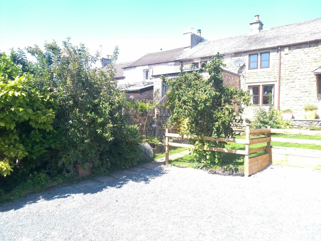 2-bed house on Cross Lane, Lower Bentham, Lancaster, LA2, £200,000