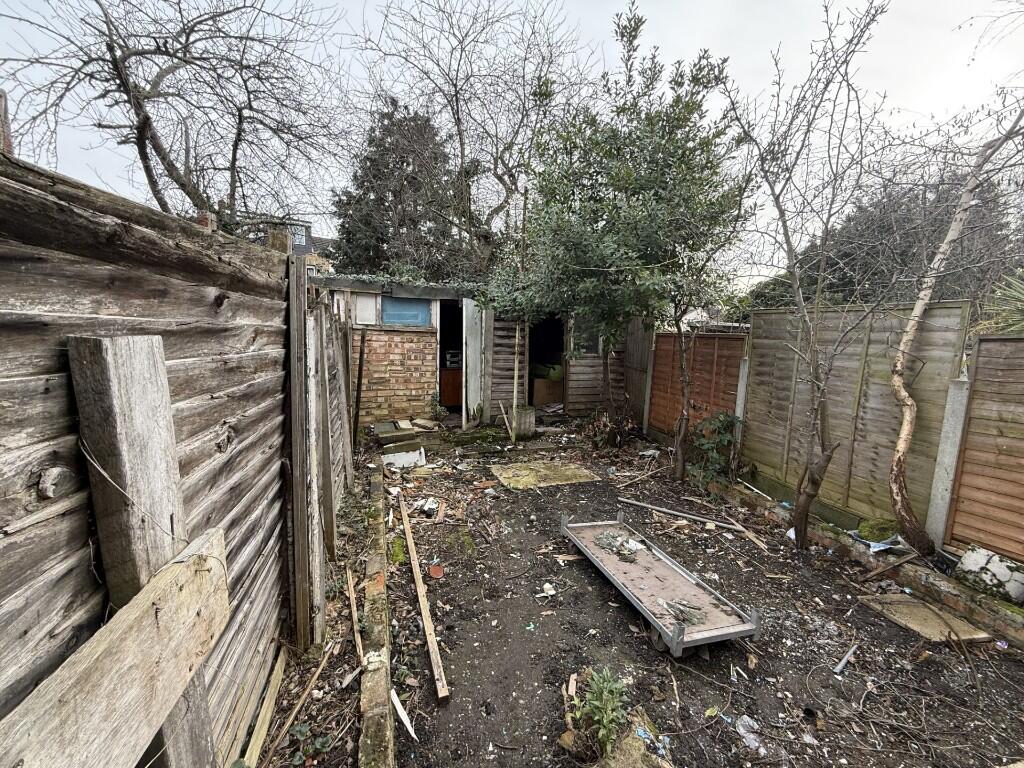 Millais Road, London, E11 photo 3