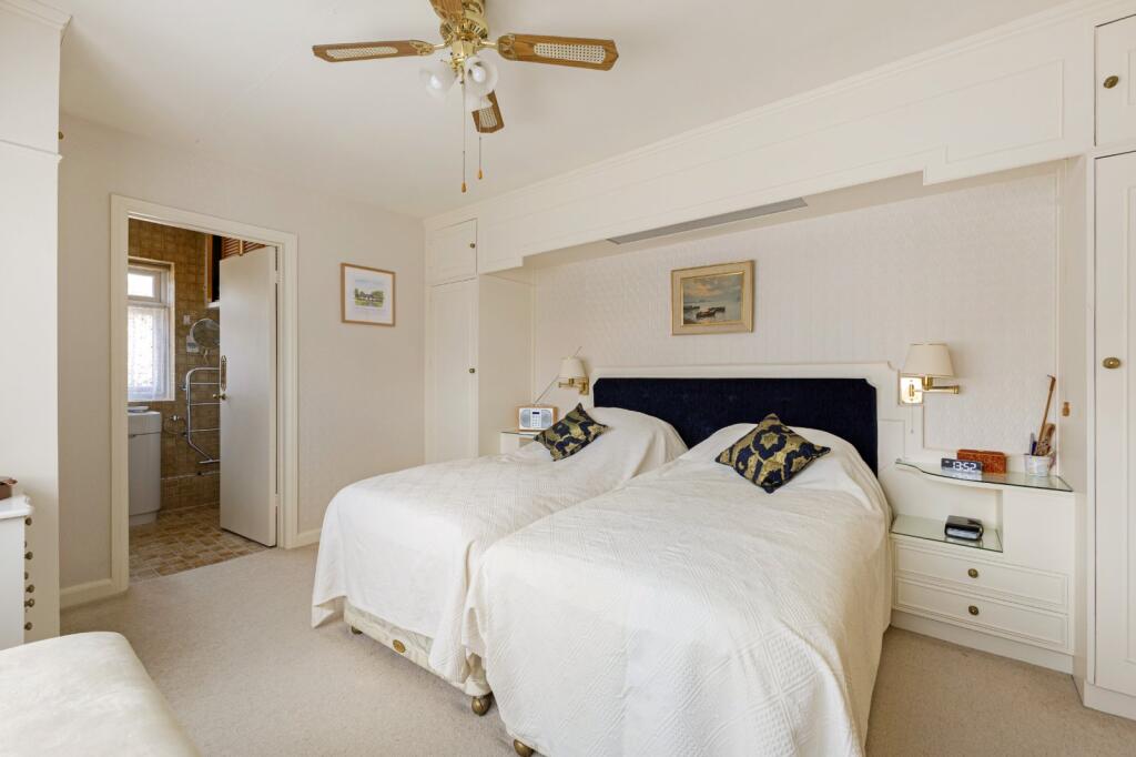 House in Watford, Hertfordshire - View 5