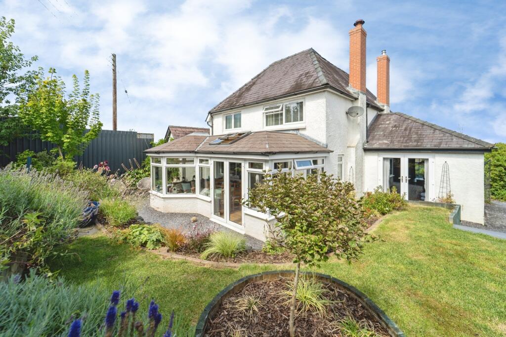 House in Haverfordwest, Pembrokeshire - View 2