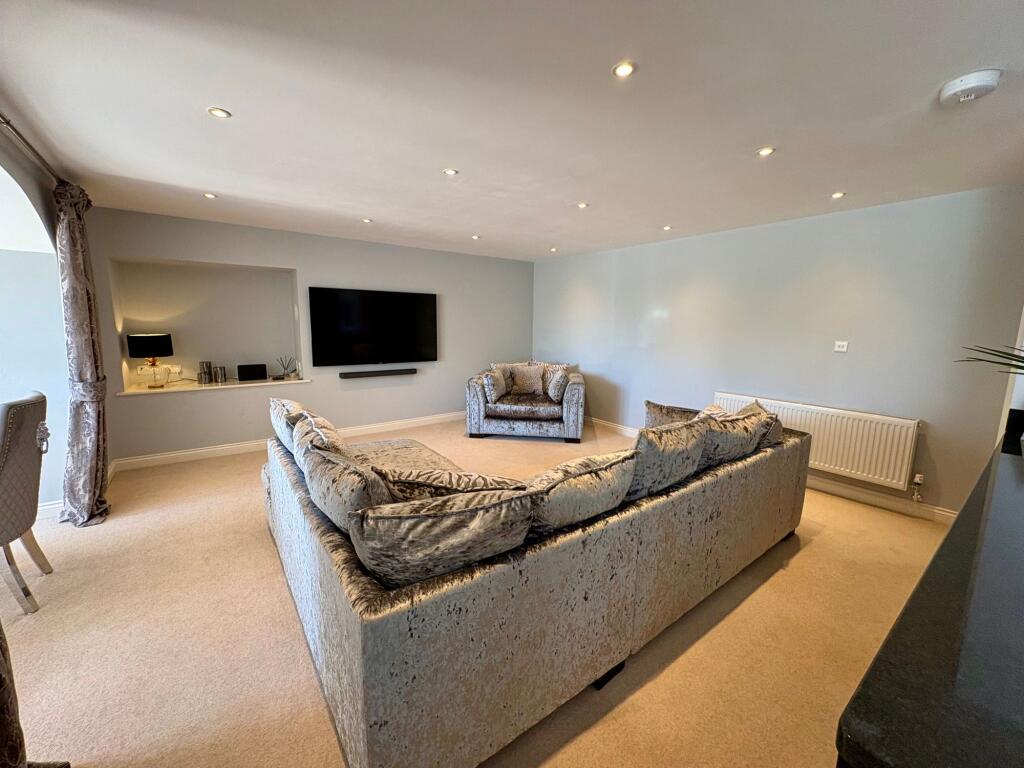 Apartment in Torquay - More