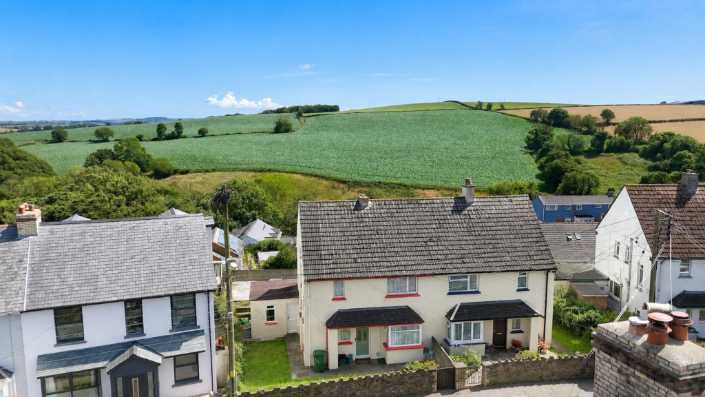 3-bed semi-detached on Clovelly Gardens South, Bideford, £265,000