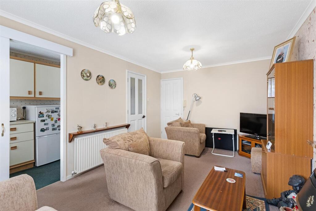 Lakeside Close, Thrapston, Kettering - View 2