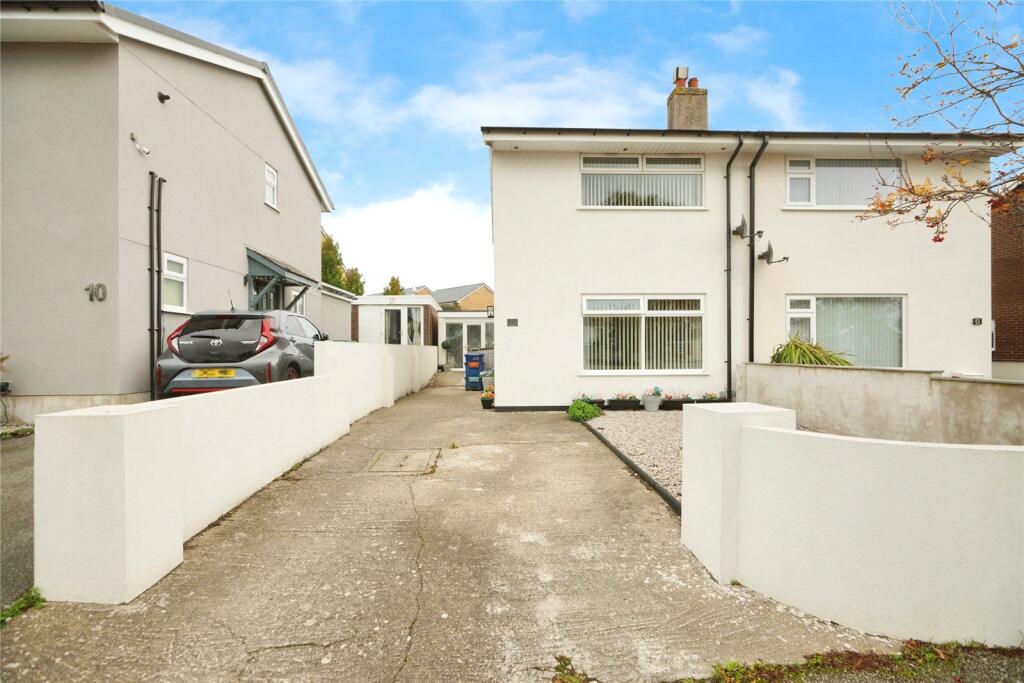 Main image of property: Bryn Hyfryd, Caernarfon, Gwynedd, LL55