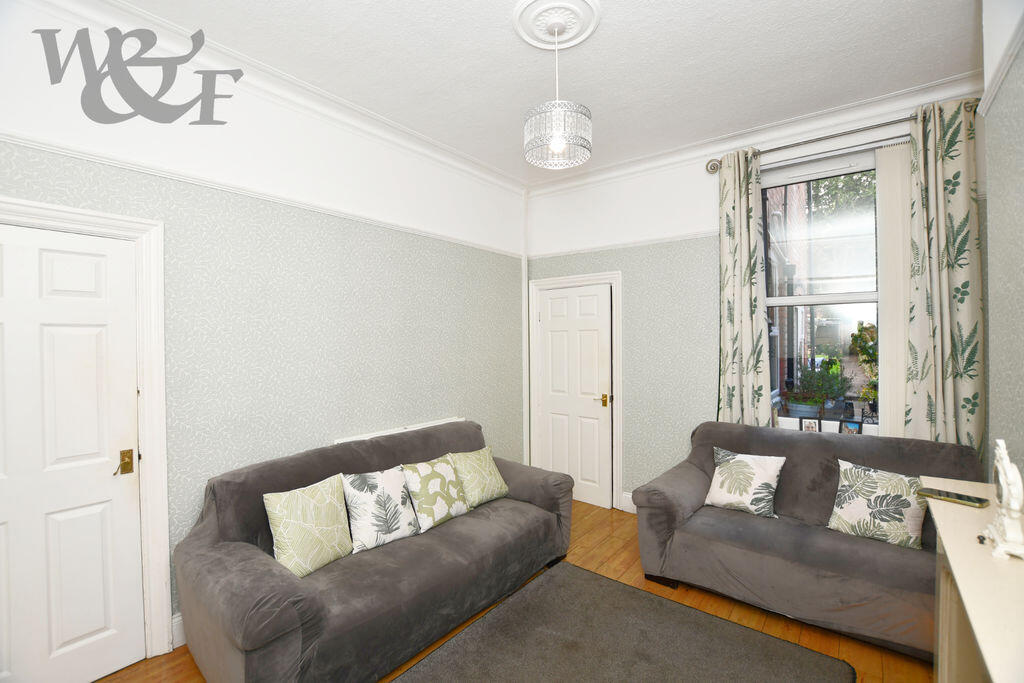 House in Birmingham, West Midlands - More