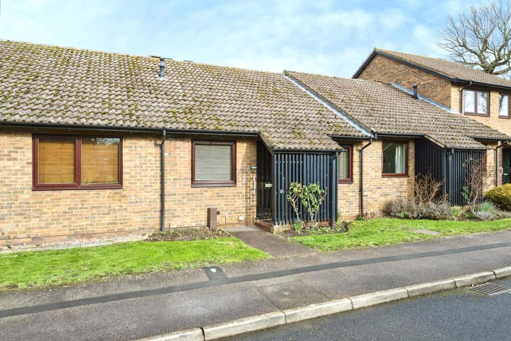 Main image of property: Peacocks, Great Shelford, Cambridge, Cambridgeshire, CB22