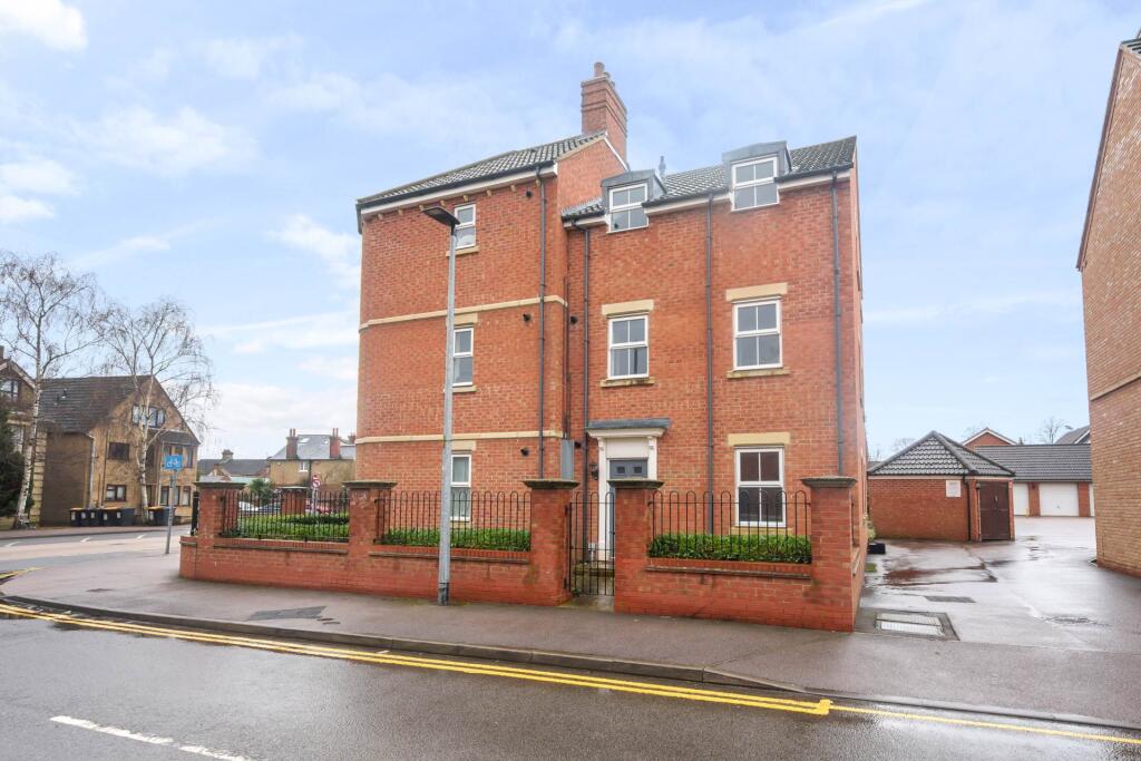 1-bed flat on Appledore Road, Goldington, £150,000