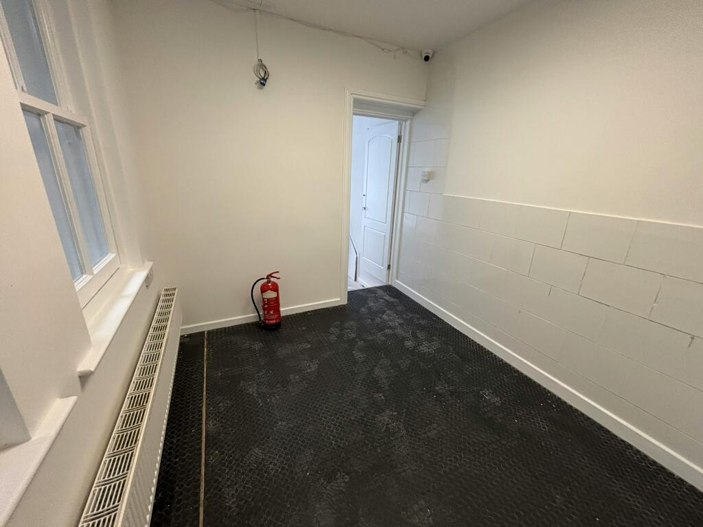 275 Charminsterd rd -3.jpg