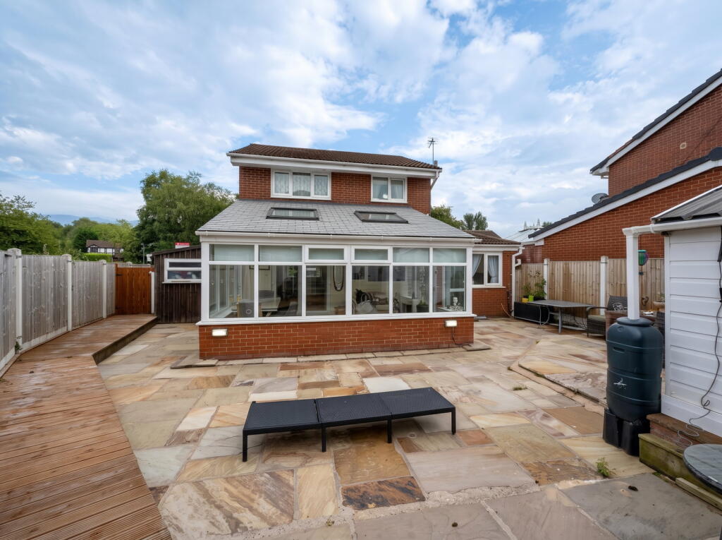 House in Chorley, Clayton-le-Woods - View 2