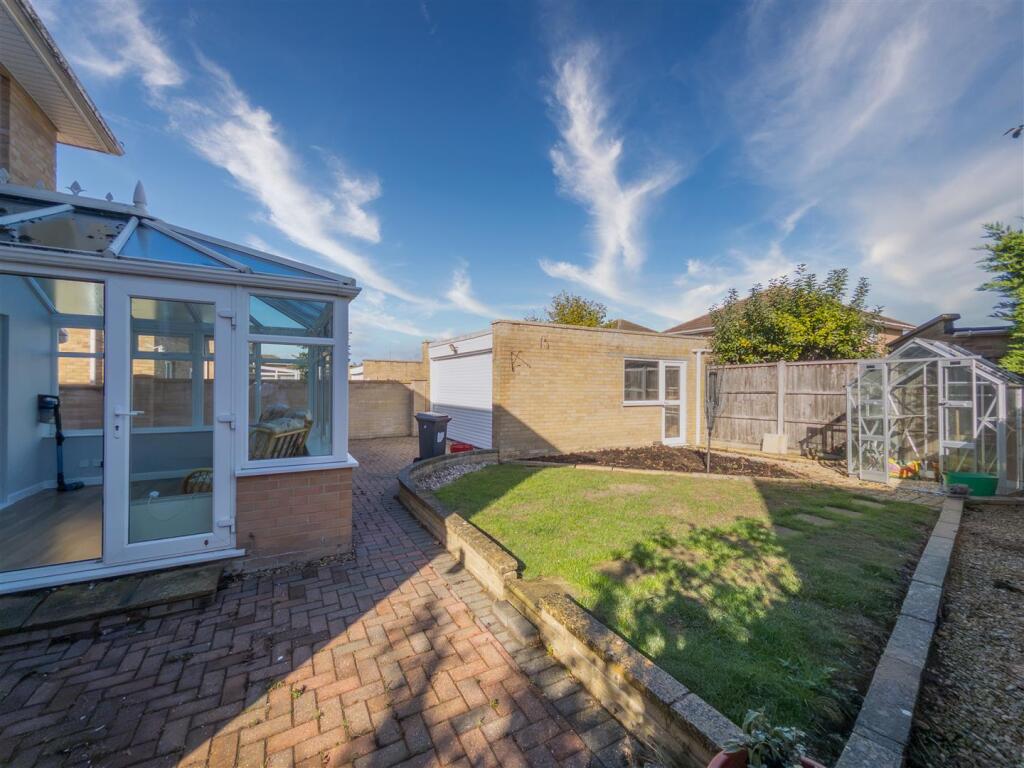 Mallard Close, Bowerhill photo 4