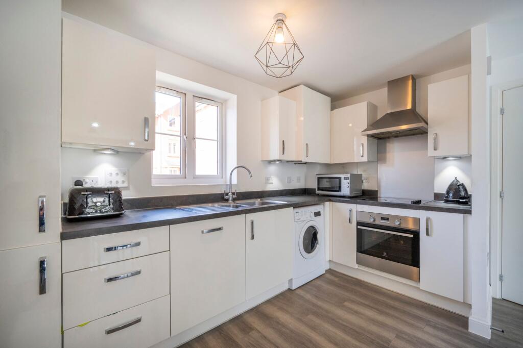Apartment in Wokingham, Montague Park - View 2