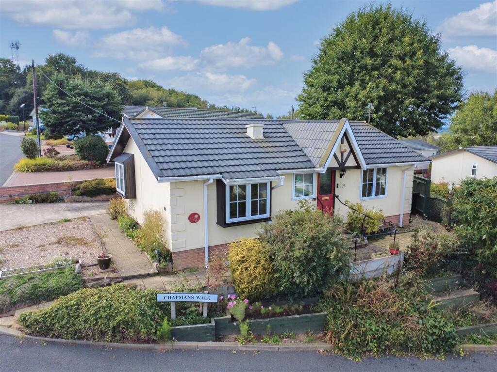 2-bed caravan on Knightwood Drive, Killarney Park, Nottingham, £140,000