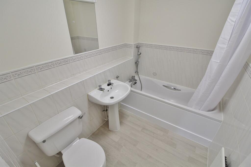 Apartment in Enfield - View 2