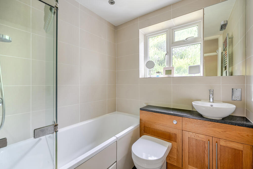 House in Mole Valley, Mickleham - View 6