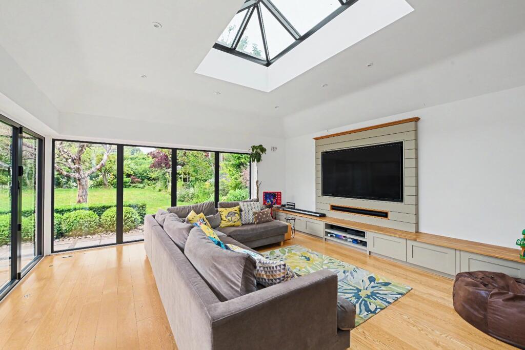House in Wendover, Buckinghamshire - View 4