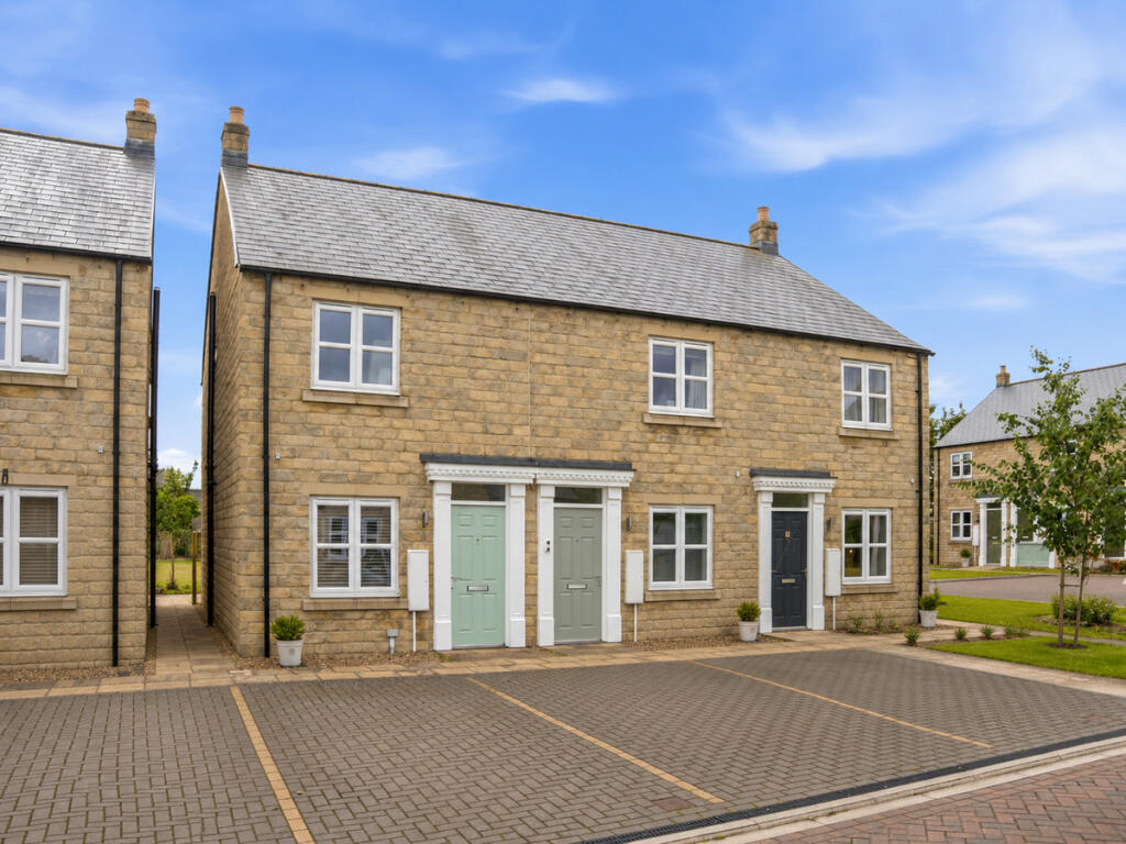Main image of property: 7 Oak Close, Leyburn, DL8 5BY
