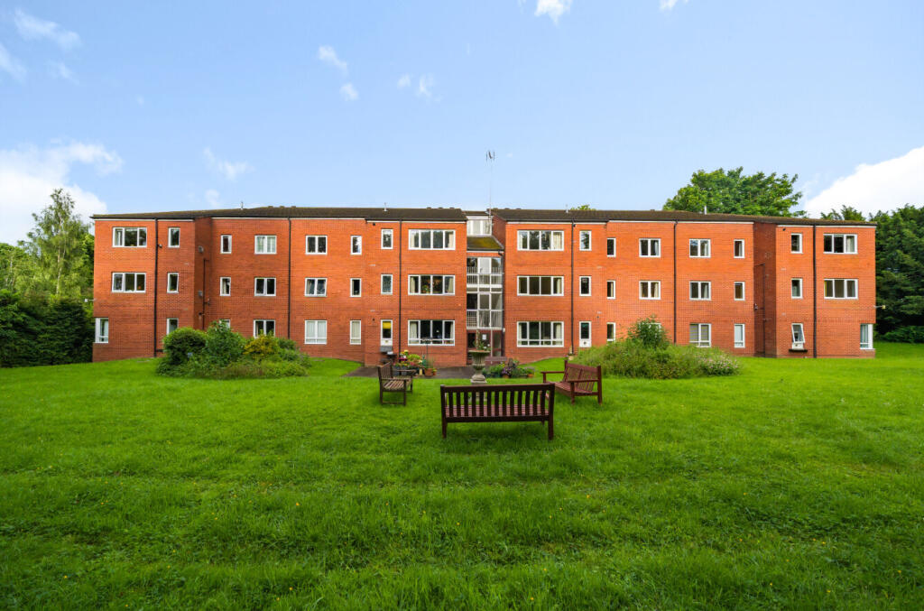 Apartment in Gloucester - View 5