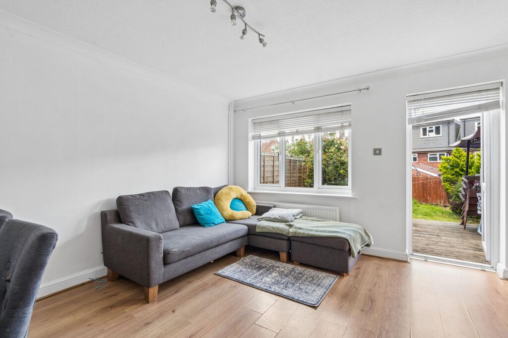 Hamilton Road, South Oxhey, WD19 7BS photo 4