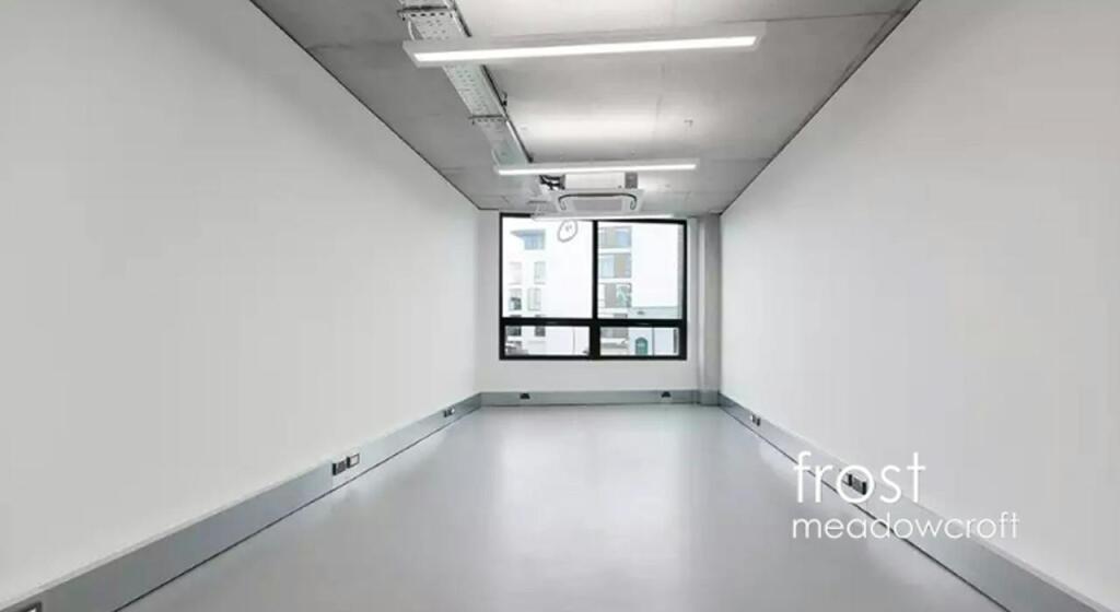 Grand Union StudiosW10 Offices to let 9.jpg