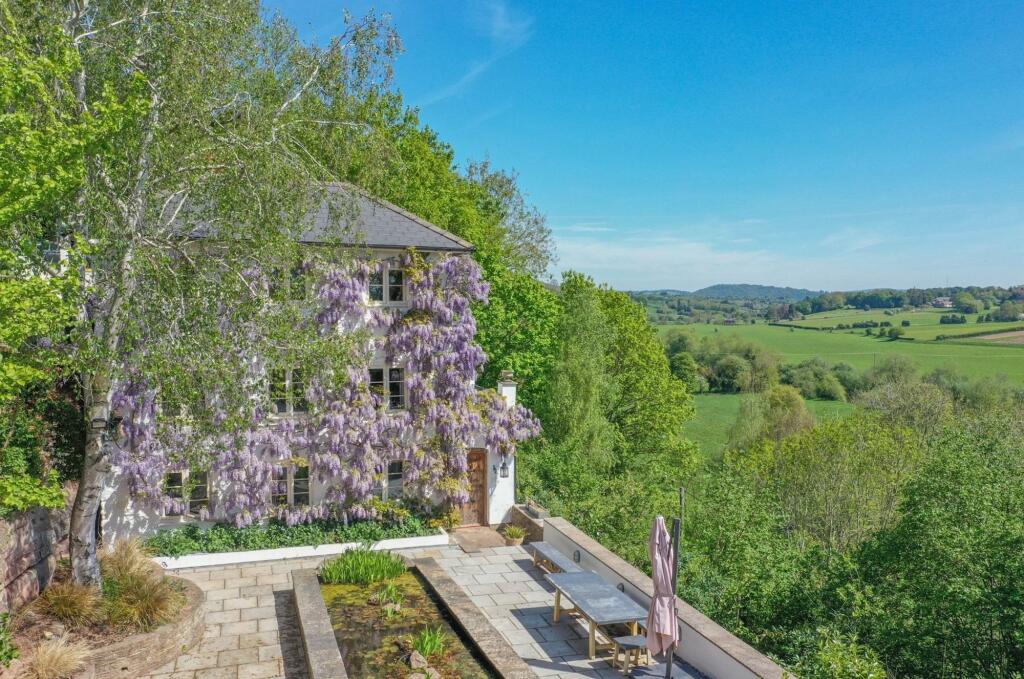 Main image of property: Hoarwithy, Hereford, HR2