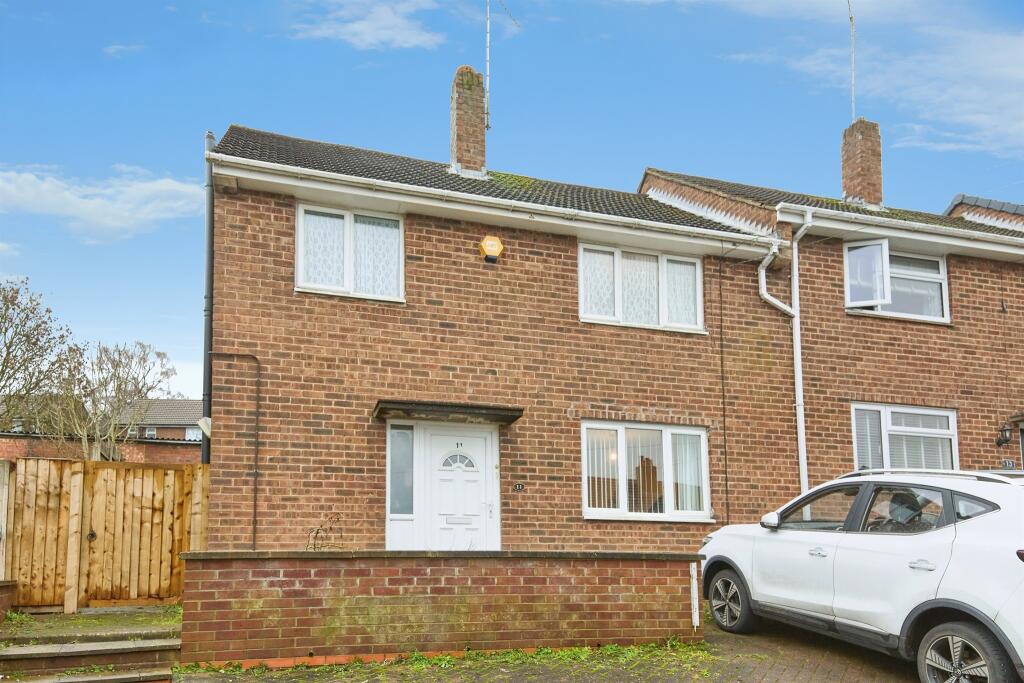 House in East Staffordshire, Winshill - View 2