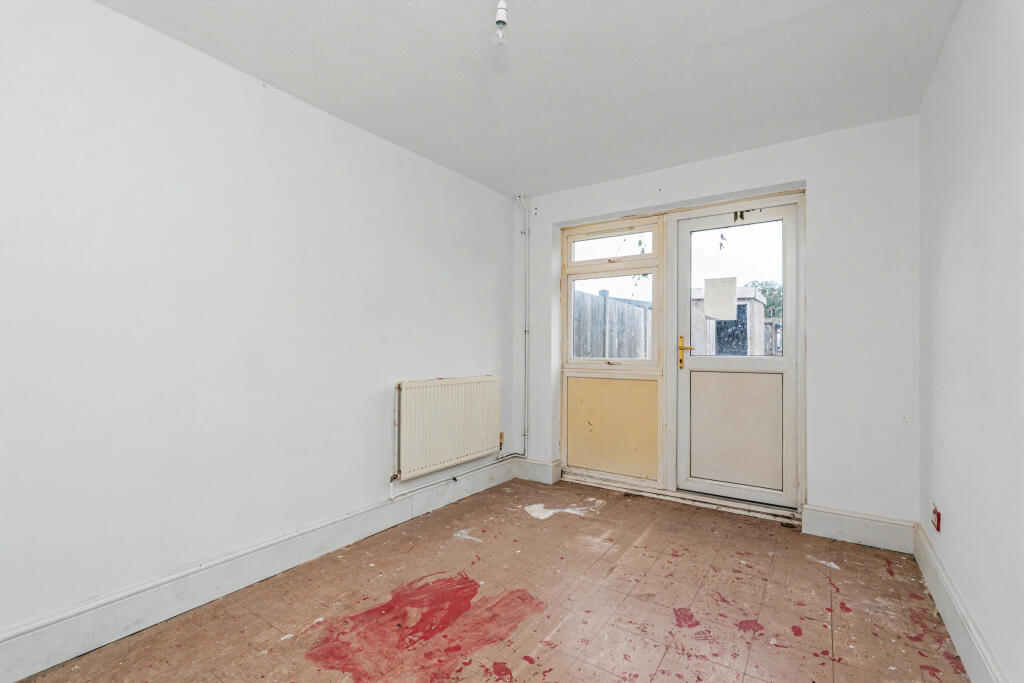 House in Bracknell, Hanworth - View 2