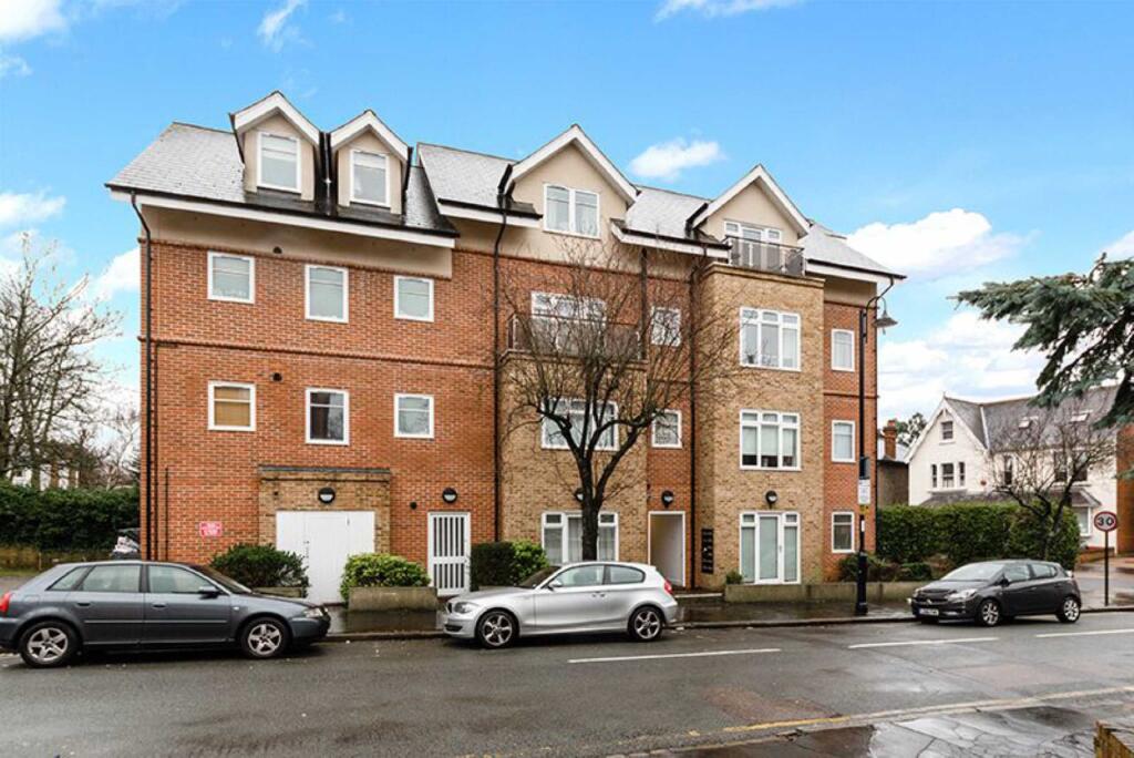 Main image of property: 2a Mulgrave Road, Croydon, Surrey, CR0