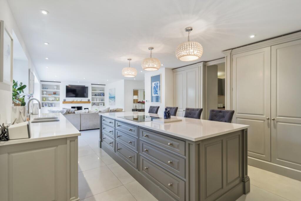 House in Slough, Chalfont St Peter - View 2