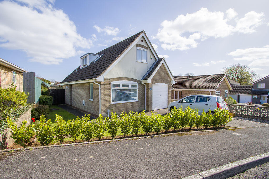 2-bed detached on Keteringham Close, Sully, £350,000