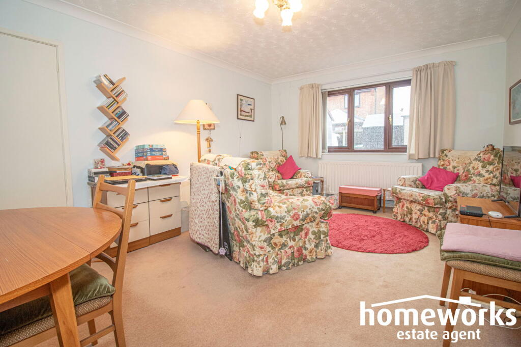 Warren Place, Dereham, NR19 1TH photo 2